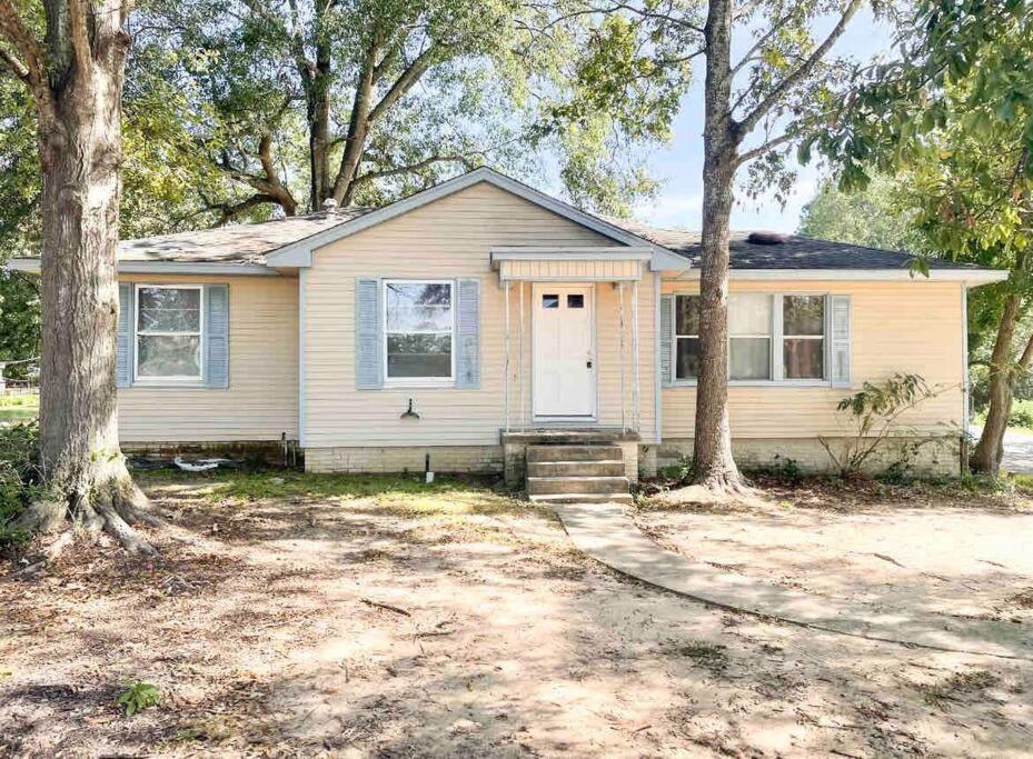 3 Bedroom Away From Home. Holiday home